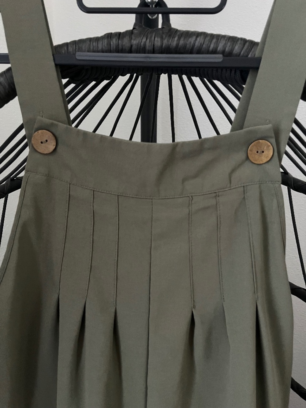 EMERY ROSE Green Pleated Romper - Picture 2 of 8